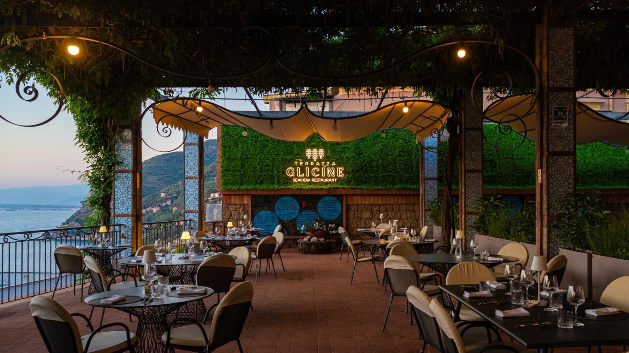 Aequa Hotel Vico Equense Buitenkant foto